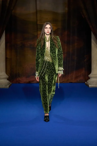 Look 43